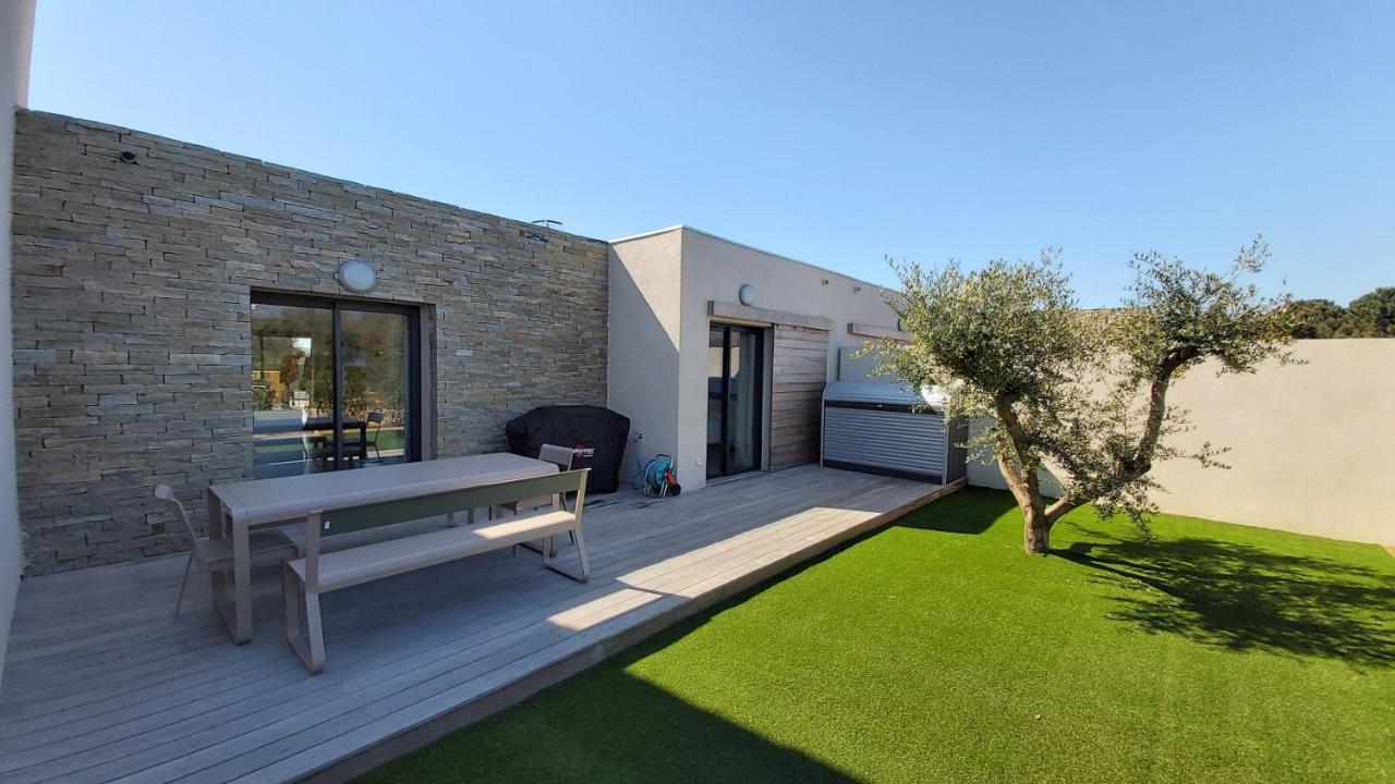 Villa Home Holiday A Cala Rossa Lecci Kültér fotó