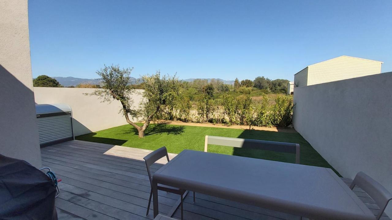 Villa Home Holiday A Cala Rossa Lecci Kültér fotó